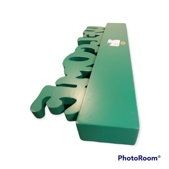 Welcome green wood sign table topper w/quote "Sit long, talk much, laugh often" - Picture 7 of 7